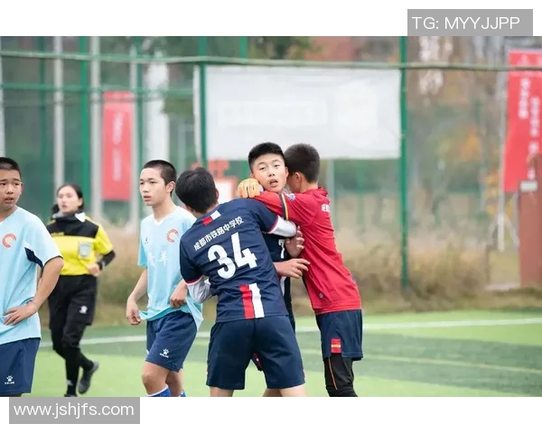 成都足球队心理素质强劲跻身全国前四名引发关注 成都足球队心理素质强劲跻身全国前四名引发关注