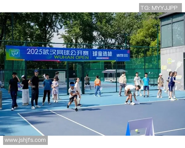 武汉网球队技术揭秘：网球巨献背后的训练与策略分析