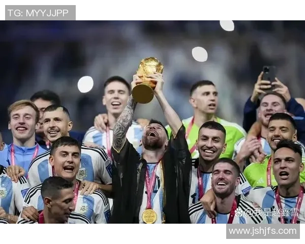 重庆足球队的奋斗历程与杯赛荣耀背后的故事揭秘 重庆足球队的奋斗历程与杯赛荣耀背后的故事揭秘