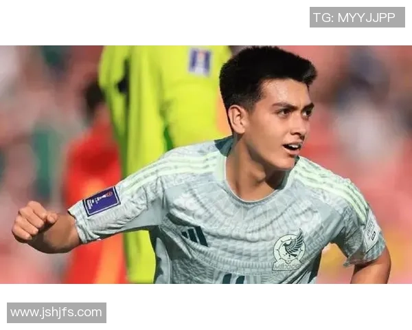 墨西哥足球明星的辉煌历程与对国家队的贡献分析